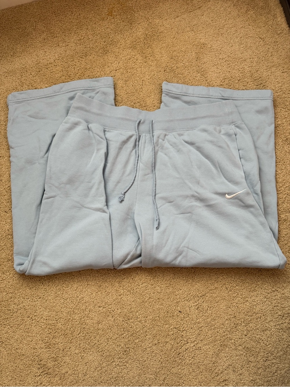 Nike Sportswear Phoenix Fleece Women’s High-Waisted Wide-Leg Sweatpants